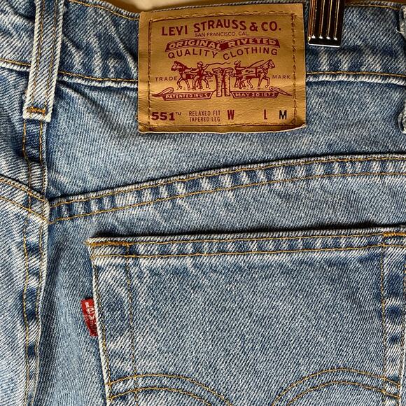 Vintage Levi's 551 Relaxed Fit Tapered Leg High-Waist SIZE 16 Med 100% Cotton - Picture 4 of 10